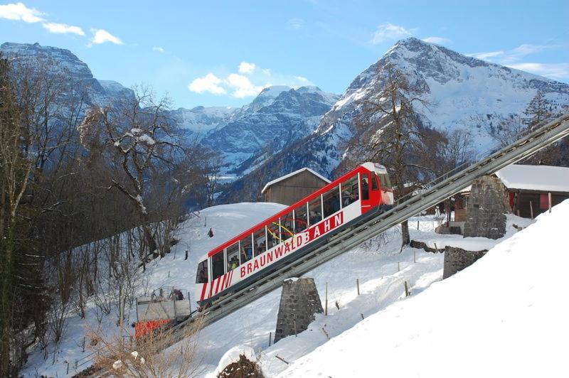 Diese Einfache Unterkunft- Bergheimat Ist Nur Fuer Backpacker- Rucksacktouristen Und Radfahrer - Huettenfeeling Im Backpackerhoues- Ganz Einfach - Ganz Unkompliziert - Ganz Relaxd Villa Linthal Esterno foto