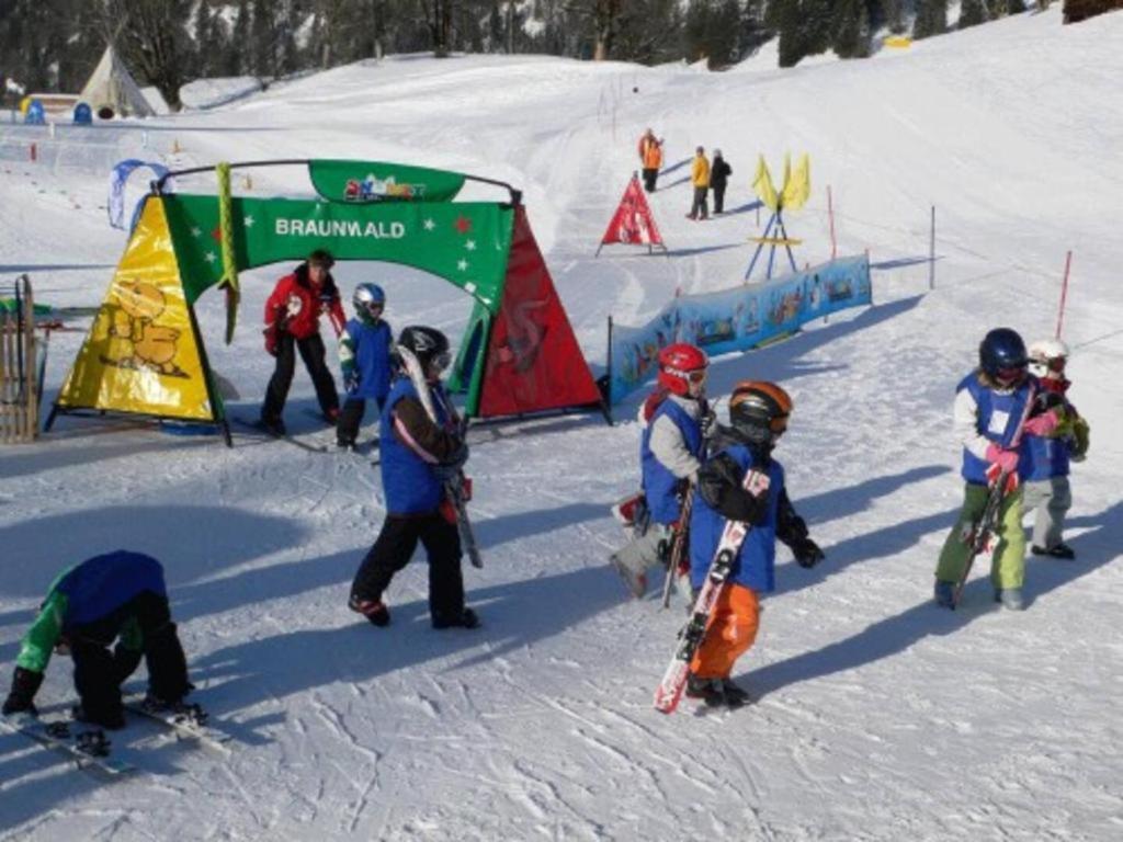 Diese Einfache Unterkunft- Bergheimat Ist Nur Fuer Backpacker- Rucksacktouristen Und Radfahrer - Huettenfeeling Im Backpackerhoues- Ganz Einfach - Ganz Unkompliziert - Ganz Relaxd Villa Linthal Esterno foto